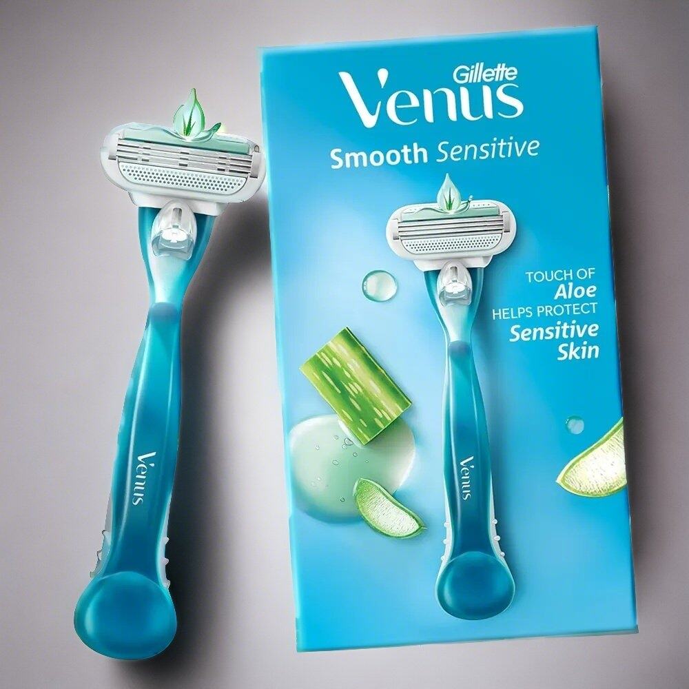 Gillette Venus Smooth Sensitive Hair Removal Razor for Women with Aloe Vera, 1 Pc